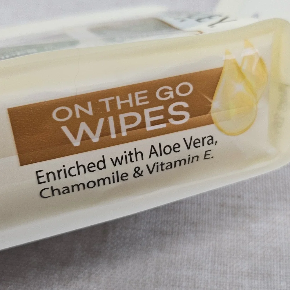 Yardley London On the Go Wipes 3pk 24ct Aloe‎ Vera Chamomile Vit-E Travel Size